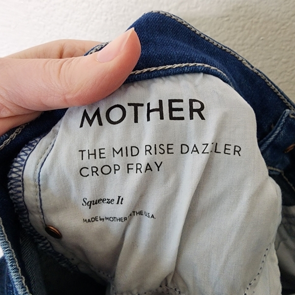MOTHER Squeeze It The Mid-Rise Dazzler Crop Fray 27 - Picture 7 of 11